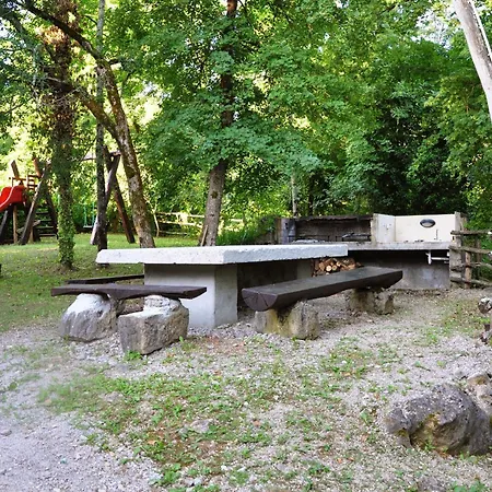 In Mit Garten, Grill Und Gemeinschaftlichem Pool Nyaraló *